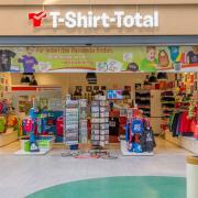 T-Shirt-Total Store im LUV Shopping Lübeck